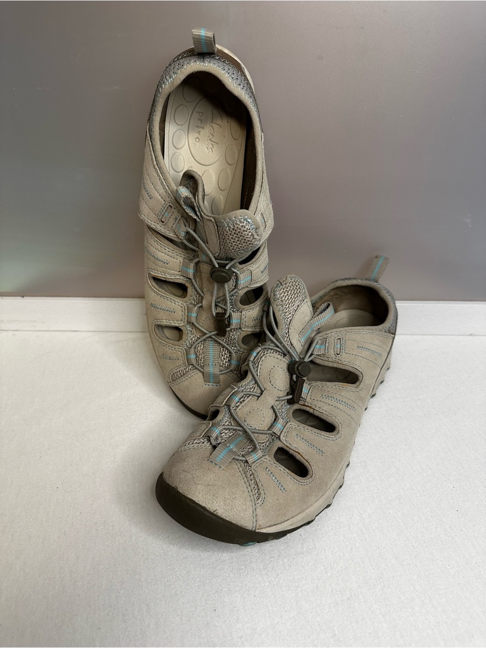 Clark’s Privo Women’s Casual Closed-Toe Sandals in Light Gray sz.10M